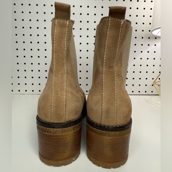 Avellini Tan Suede Leather Chunky Lug Sole Chelsea Boots EU 40 US 9.5 Boho City - Picture 6 of 16